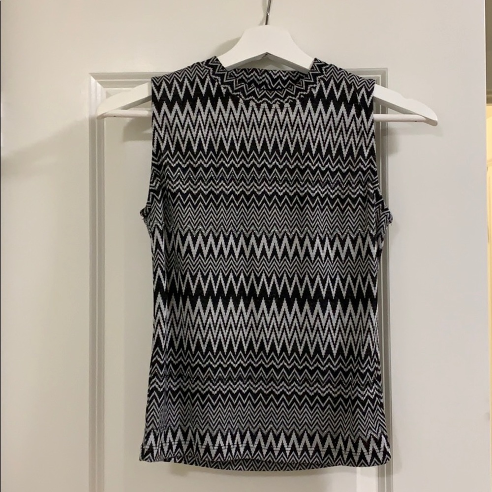 Black white and silver crop top - Size M